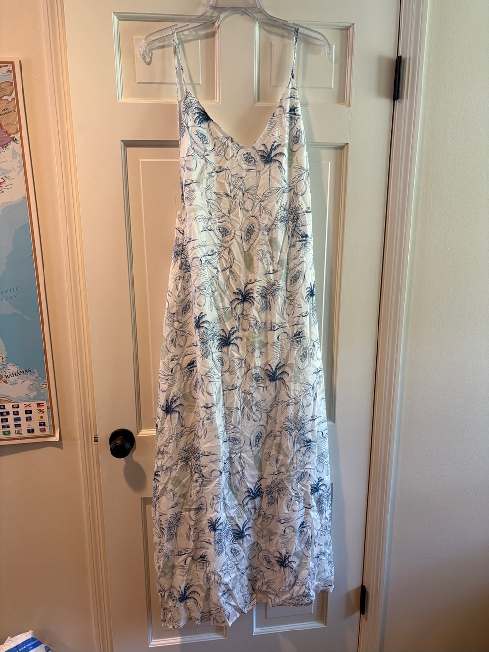 SNDYS Backless Blue and White Escapism Pattern Maxi Dress